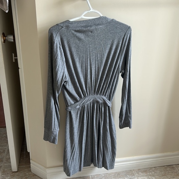 Aerie Robe. - Picture 2 of 2